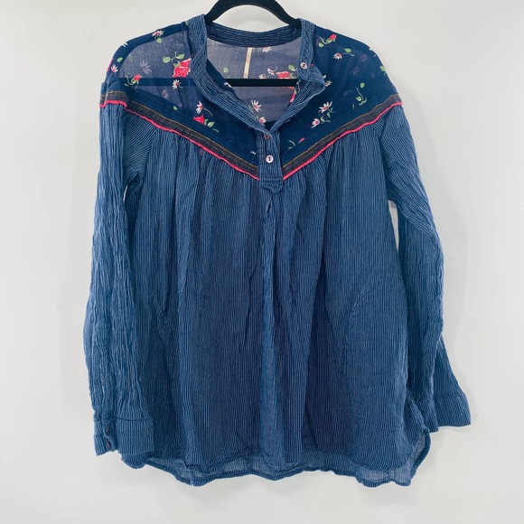 Free People Hearts and Colors Blue Floral Striped Oversized Top Size XS - Picture 2 of 10